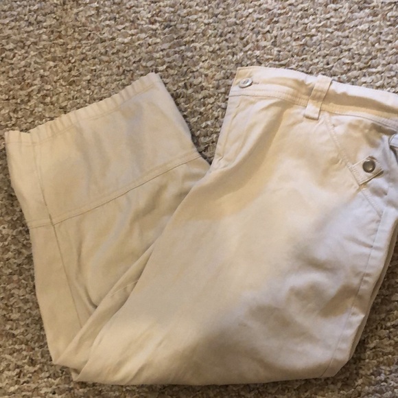 Venezia cream coloured plus size capris - Picture 7 of 7